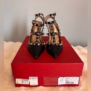 Valentino Rockstud Pumps - Black